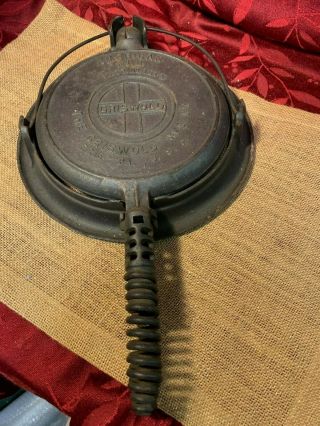 Vintage Griswold 8 Cast Iron Waffle Iron With Low - Base