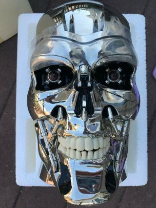 Endo - Skull Dvd Player.  Licensed.  Terminator 2: Judgment Day.  Japanese.