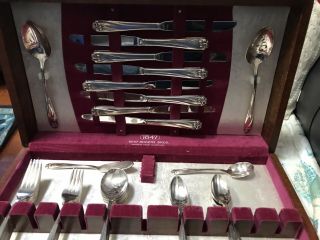 1847 Rogers Bros.  Daffodil Silverplate/52 Piece Set/8 Placesettings,  Extras/vgc