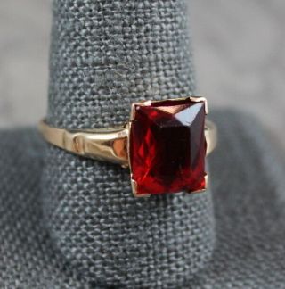 Vintage 14k Yellow Gold Ruby Red Glass Baguette Ring