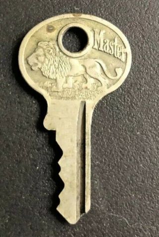 Antique Vintage Lion Brass Master Lock Co Key Milwaukee,  Usa 2152