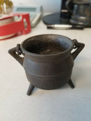 Vtg Small Cast Iron Black Cauldron Pot 2.  5 " High A5