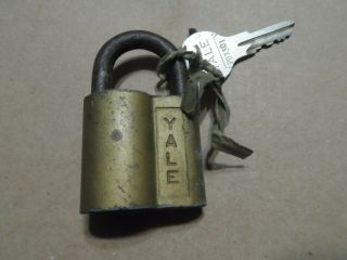 Vintage Yale & Towne Lock Co.  Padlock With Key