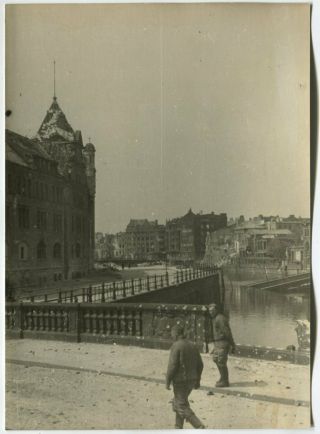 Wwii Large Size Press Photo: Ruined Berlin Bridge & River View,  May 1945