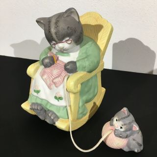 Musical Rocking Chair Grandma Cat Knitting / Kitten With Yarn - Plays " Memories "