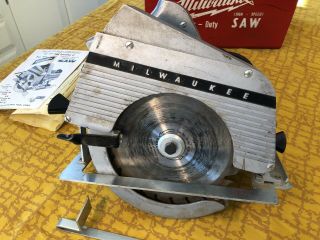 Vintage Milwaukee 6400 8 1/4” Heavy Duty Professional Circular Saw With Case 2