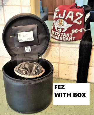 Shriner Hejaz Fez Asst.  Commandant Red Fez Hat Zipper Box Round 1996 97 98 Sc