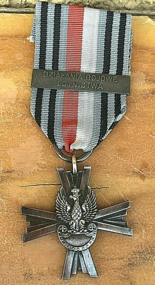 Ww2 Poland Cross Armed Forces In The West 1939 - 1945 Medal Wwii