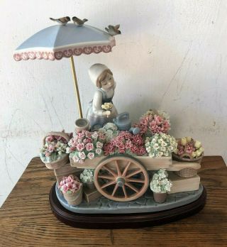 Lladro " Flowers Of The Season " Porcelain Figurine 1454 W/ Wooden Display Base
