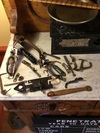 5 Vintage Iron& Tin Door Handle Thumb Latch &hasps& Parts