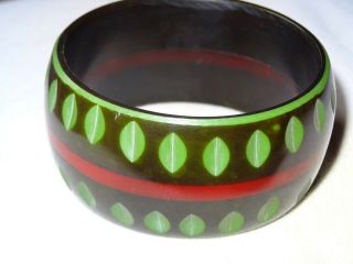 Vintage jewellery Art Deco Carved Green Red Bakelite Wide Bangle Bracelet 2