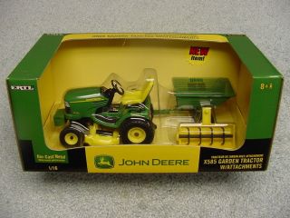 Ertl 1/16 John Deere X585 Lawn And Garden Tractor Set Nib