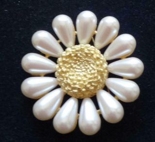 Givenchy Vintage Brooch Large Pearl & Gold Flower