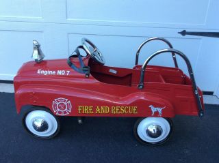 Kids Red Pedal Car Fireman Fire Truck Ladder Vintage Look Old Fashioned Toy