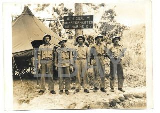 4 Named Photos WW2 US 1st Division Marine w / Captured Japanese Flag 2