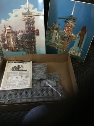 Space Shuttle Launch Tower Only Model Kit Revell 1/144 Scale