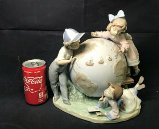 Lladro Voyage Of Columbus 5847 Ltd Edition Porcelain Figurine Children Globe