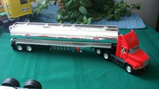 Corgi American Oil Company Semi Truck Trailer Toy Red And Silver