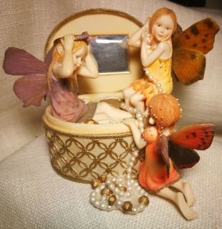 Country Artists Butterfly Fairies Figurine - Secret Treasures 02407
