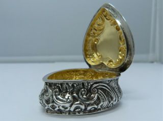 1901 - Chester Hallmarked - William Neale - Solid Silver - Heart Shaped Box
