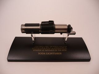 Star Wars Master Replicas Yoda Lightsaber Episode Iii Rots.  45 Scale Sw - 317