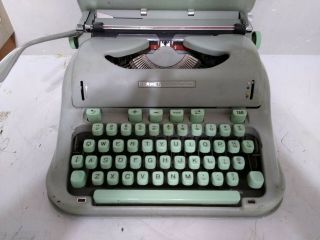 1965 Hermes 3000 Vintage Portable Typewriter W/case