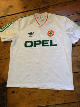 Vintage Republic Of Ireland Football Shirt.  1990.  Adidas.  Size Large.