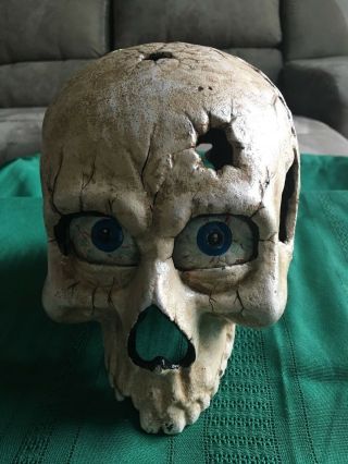 Cast Iron Skull Head With Moving Eyelids