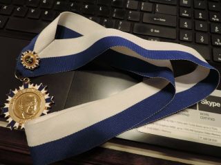 Kiwanis George F.  Hixson Fellow Medallion Necklace Pendant Medal & Pin