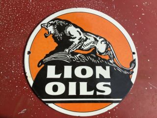 Rare Vintage Porcelain Lion Oils Pump Plate Ford Chevy Harley Mopar