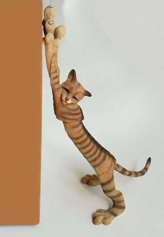 A Breed Apart Country Artists " Ozzie " Stretching Cat Figurine