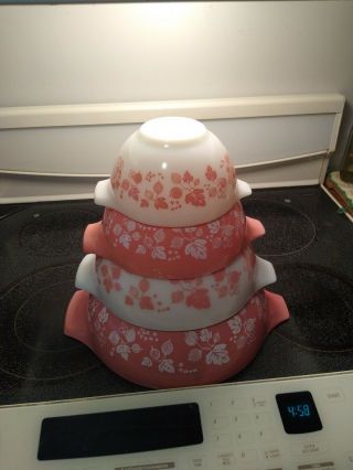 4 Piece Vintage Pyrex Pink/ White Gooseberry Cinderella Mixing Bowls
