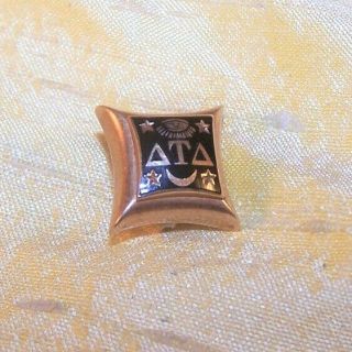 Vintage Delta Tau Delta Fraternity 10k Gold Pin / Badge,  1952 Beta Phi Chap Old
