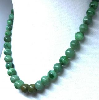 VINTAGE SIGNED 14K SOLID YELLOW GOLD CLASP GRADUATED GREEN JADE NECKLACE 2