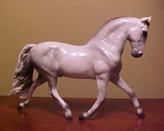 Hagen - Renaker Specialty 4050 SPANISH HORSE - Ceramic Andalusian Figurine 2