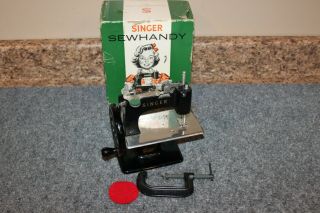 Vintage Steel Singer No.  20 Sewhandy Toy Child Small Sewing Machine W/ Box