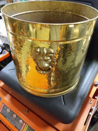 Vintage Hammered Brass Lion Head Trash Can Planter Urn Ice Bucket Coal Scuttle
