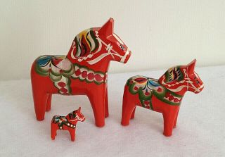 3 Red Vintage Nils Olsson Hand Painted Wooden Dala Horses Sweden Folk Art