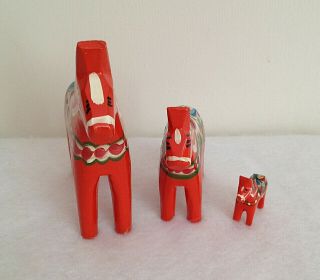 3 RED Vintage NILS OLSSON Hand Painted Wooden DALA HORSES Sweden Folk Art 3