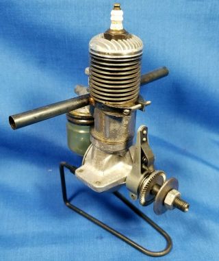 Vintage 1939 Brown Junior D 60 Model Spark Ignition Cl/ff Engine