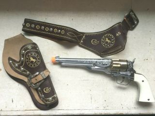 Vintage Toy Hubley Colt 45 Cap Gun & Holster