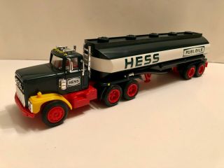 1984 Hess Fuel Oil Tanker With Bank With Inserts 2