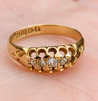 A Ladies Quality Antique 18ct Gold Diamond Ring,  Chester 1905.  Issue.