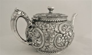 VICTORIAN SIMPSON HALL & MILLER QUADRUPLE PLATE CHASED REPOUSSE TEAPOT COFFEEPOT 3