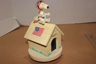 Snoopy Peanuts Charlie Brown Vintage Schmid Wooden Astronaut Music Box 1971