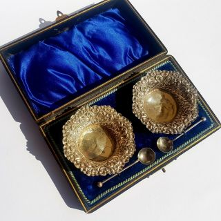 Victorian Solid Silver Salt Cellars And Condiment Spoons In Fitted Box