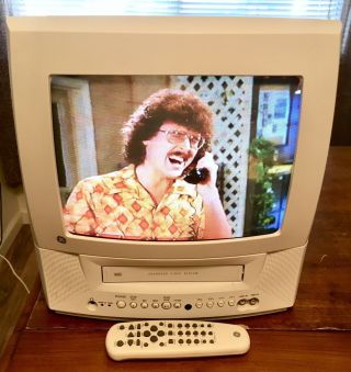 Ge 13tvr72 13 " White Color Crt Tv/vcr Combo Television W/remote Vtg Gaming Vhs