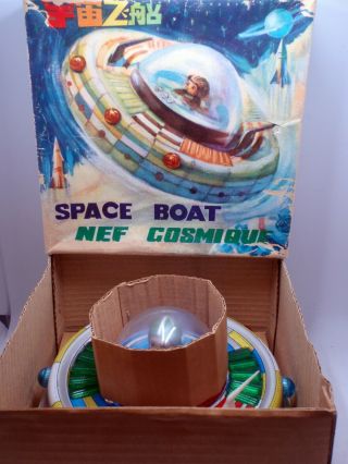 China Me 780 Space Ship Boat Battery Operated Tin Toy Vintage