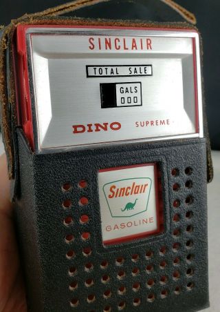 Vintage 1960 ' s Sinclair Dino Supreme Gasoline Gas Pump Red Pocket AM Radio 3