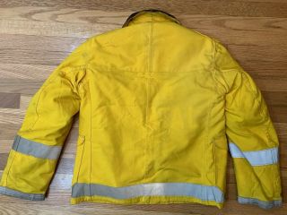 Globe Fire Firefighter Fireman Turnout Coat Jacket Size 32 Yellow W/ Metal Hooks 2